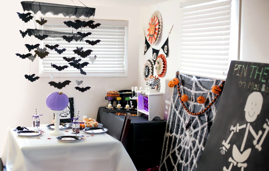 BOO! SCARE UP SOME FUN WITH A NEIGHBORHOOD HALLOWEEN COSTUME PARTY ...