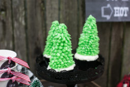 CHRISTMAS TREE CUPCAKES